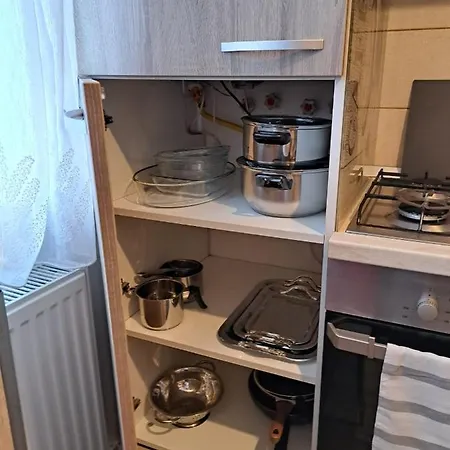Cozy In Apartment *